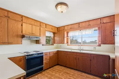 890 State Highway 95, Yoakum, TX 77995 - Photo 3