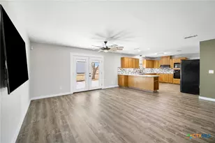 433 W Klein Rd, New Braunfels, TX 78130 - Photo 9