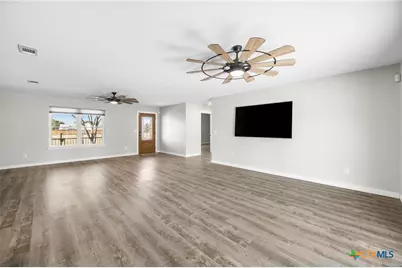 433 W Klein Road, New Braunfels, TX 78130 - Photo 11