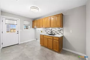 433 W Klein Rd, New Braunfels, TX 78130 - Photo 17