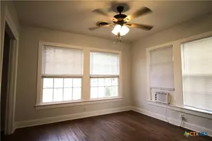 1109 Manor Dr, Victoria, TX 77901 - Photo 7