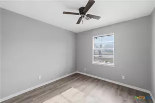 3901 Hiland Dr, Beverly Hills, TX 76711 - Photo 7