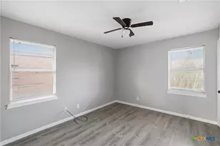 3901 Hiland Dr, Beverly Hills, TX 76711 - Photo 9