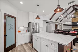 405 Battle Dr, Goliad, TX 77963 - Photo 11