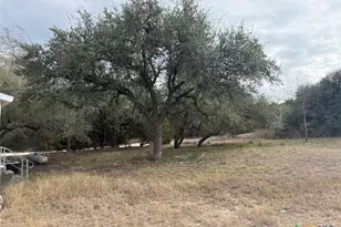 136 Sonnyland Dr, Canyon Lake, TX 78133 - Photo 21