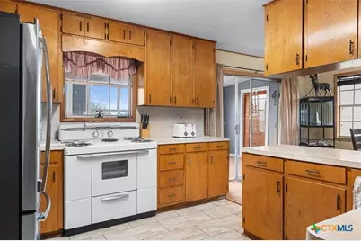 4025 County Road 284, Harwood, TX 78632 - Photo 11