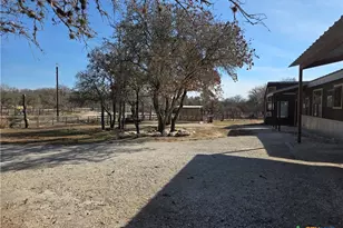 265 Sandy Oaks Dr, Seguin, TX 78155 - Photo 3