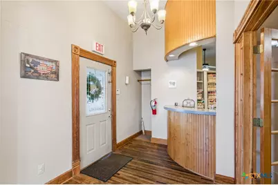 501 W Grand Avenue, Yoakum, TX 77995 - Photo 3