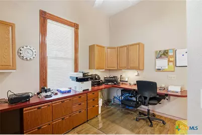 501 W Grand Avenue, Yoakum, TX 77995 - Photo 9