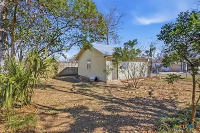 501 W Grand Avenue, Yoakum, TX 77995 - Photo 27