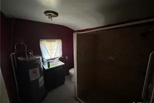 1109 E Power, Victoria, TX 77901 - Photo 13