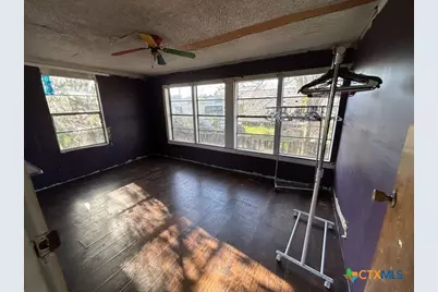 1109 E Power, Victoria, TX 77901 - Photo 9