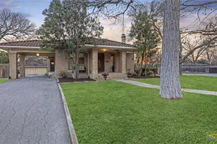 418 S Santa Clara Ave, New Braunfels, TX 78130 - Photo 3