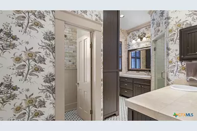 418 S Santa Clara Avenue, New Braunfels, TX 78130 - Photo 33