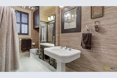 418 S Santa Clara Avenue, New Braunfels, TX 78130 - Photo 25