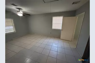 705 E Hiller, Victoria, TX 77901 - Photo 13