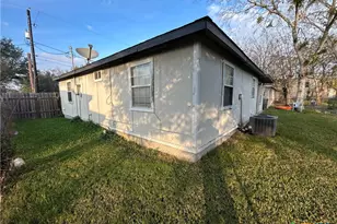 705 E Hiller, Victoria, TX 77901 - Photo 25