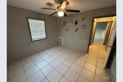 705 E Hiller, Victoria, TX 77901 - Photo 21