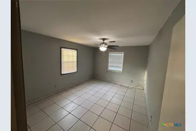 705 E Hiller, Victoria, TX 77901 - Photo 17