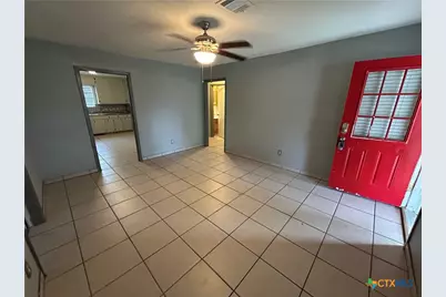 705 E Hiller, Victoria, TX 77901 - Photo 5