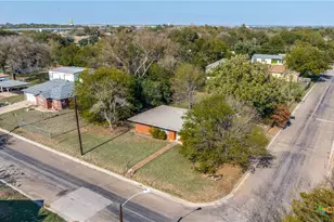 506 E Avenue T, Belton, TX 76513 - Photo 3