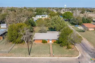 506 E Avenue T, Belton, TX 76513 - Photo 7