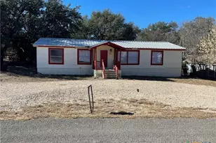 519 Royal Oak Dr, Canyon Lake, TX 78133 - Photo 1