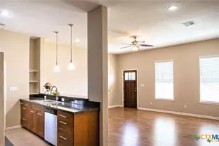 602 and 604 E Juan Linn St, Victoria, TX 77901 - Photo 5