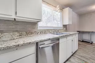 1351 Spitz Kegel View Dr, Canyon Lake, TX 78133 - Photo 13