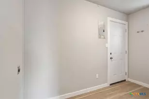 809 E 12th Ave, Belton, TX 76513 - Photo 19