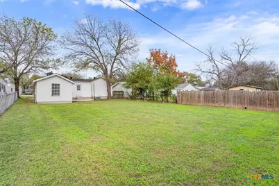 809 E 12th Avenue, Belton, TX 76513 - Photo 23
