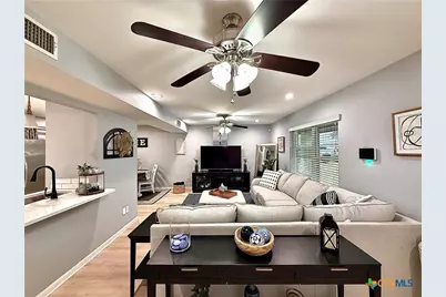 213 Sparrow Lane, Victoria, TX 77905 - Photo 7