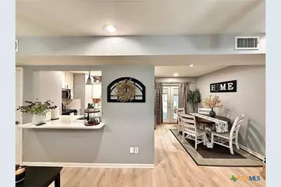 213 Sparrow Lane, Victoria, TX 77905 - Photo 13