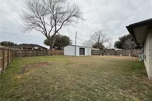 213 Sparrow Ln, Victoria, TX 77905 - Photo 41