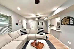 213 Sparrow Ln, Victoria, TX 77905 - Photo 5