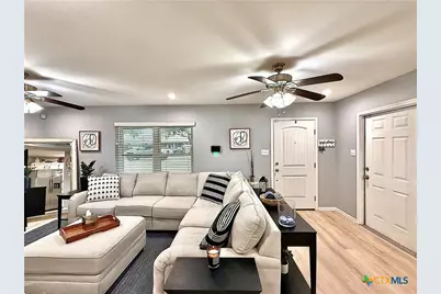 213 Sparrow Lane, Victoria, TX 77905 - Photo 11