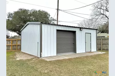 213 Sparrow Lane, Victoria, TX 77905 - Photo 37