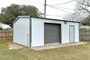 213 Sparrow Ln, Victoria, TX 77905 - Photo 37