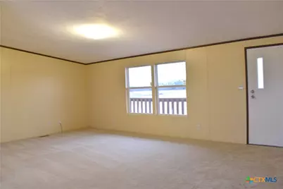 422 W Oaks, Victoria, TX 77905 - Photo 3