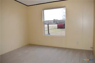 422 W Oaks, Victoria, TX 77905 - Photo 9