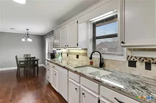 101 Kemble St, Victoria, TX 77904 - Photo 7