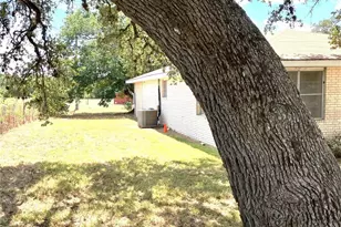 487 US Hwy 77A N, Cuero, TX 77954 - Photo 19