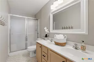 637 Northhill Cir, New Braunfels, TX 78130 - Photo 11