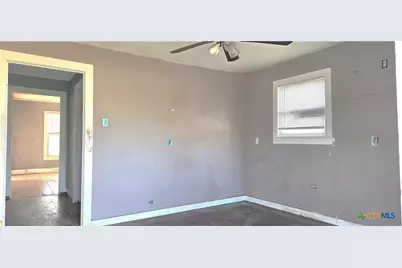 508 E French Street, Cuero, TX 77954 - Photo 5