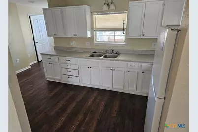 1316 S 39th Street, Temple, TX 76504 - Photo 5