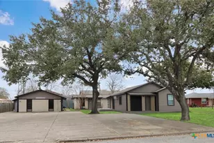 1916 Holloman Dr, Port Lavaca, TX 77979 - Photo 1