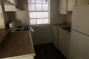 1916 Holloman Dr, Port Lavaca, TX 77979 - Photo 17