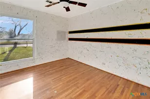 1103 Hopkins St, Yoakum, TX 77995 - Photo 11