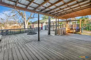 1103 Hopkins St, Yoakum, TX 77995 - Photo 29