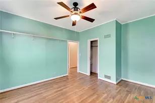 1103 Hopkins St, Yoakum, TX 77995 - Photo 19